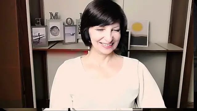Snapshot of _AngeliaFlow_ chatting on July 25, 2026, 7:49 am AngeliaFlow online show from July 25, 2026, 7:49 am