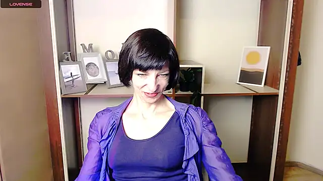  AngeliaFlow  online show from October 8, 2025, 6:37 am