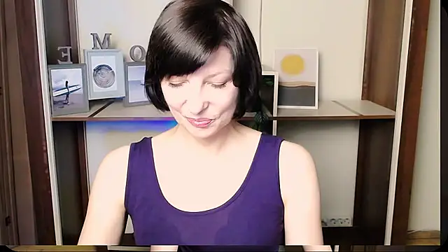 Snapshot of _AngeliaFlow_ chatting on July 21, 2026, 8:04 am AngeliaFlow online show from July 21, 2026, 8:04 am