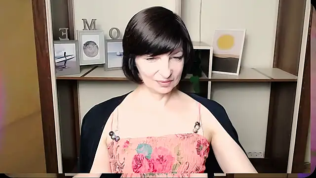 Snapshot of _AngeliaFlow_ chatting on August 1, 2026, 8:23 am AngeliaFlow online show from August 1, 2026, 8:23 am