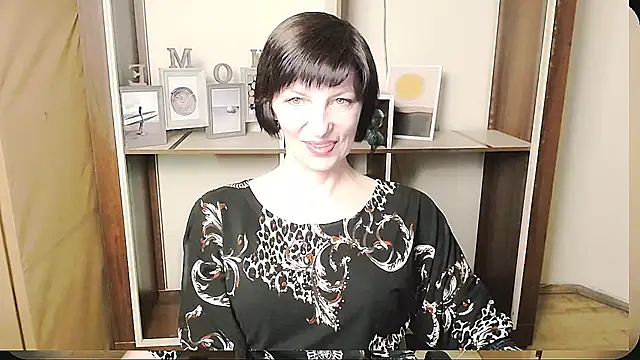Snapshot of _AngeliaFlow_ chatting on June 7, 2026, 8:30 am AngeliaFlow online show from June 7, 2026, 8:30 am
