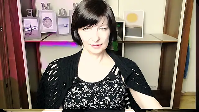 Snapshot of _AngeliaFlow_ chatting on July 8, 2026, 9:10 am AngeliaFlow online show from July 8, 2026, 9:10 am