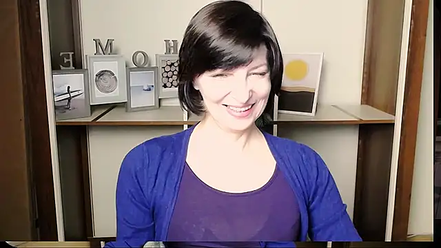 Snapshot of _AngeliaFlow_ chatting on July 27, 2026, 7:48 am AngeliaFlow online show from July 27, 2026, 7:48 am