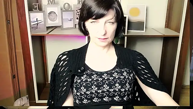 Snapshot of _AngeliaFlow_ chatting on July 12, 2026, 6:36 am AngeliaFlow online show from July 12, 2026, 6:36 am