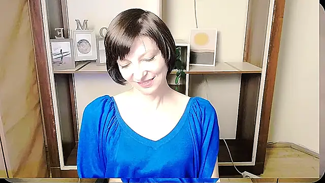 Snapshot of _AngeliaFlow_ chatting on June 16, 2026, 8:47 am AngeliaFlow online show from June 16, 2026, 8:47 am