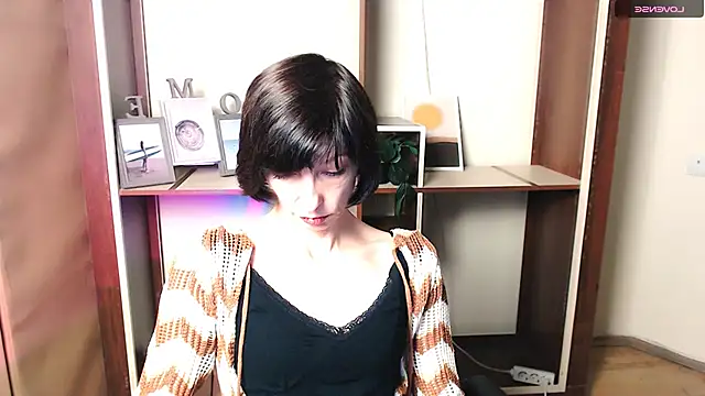  AngeliaFlow  online show from October 30, 2025, 8:12 am