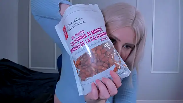  leana  online show from March 5, 2025, 5:39 pm