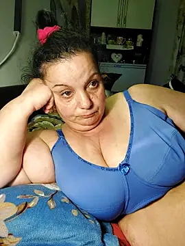 Snapshot of IvettkeXXX chatting on February 9, 2026, 4:38 pm IvettkeXXX online show from February 9, 2026, 4:38 pm