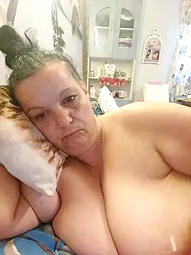 IvettkeXXX online show from June 25, 2026, 3:15 am