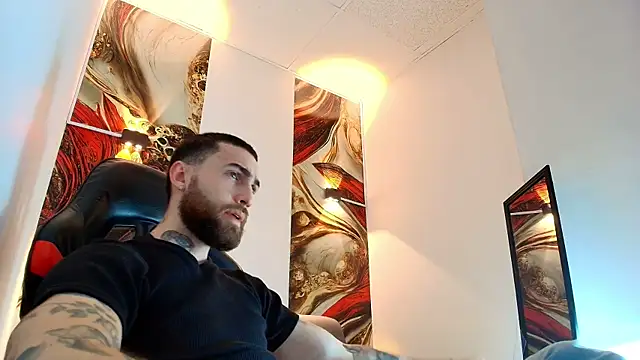 Luke davis01 online show from April 30, 2026, 1:07 pm