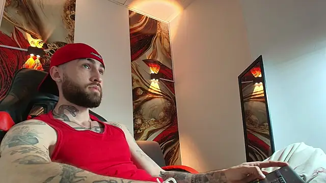 Luke davis01 online show from September 20, 2025, 1:16 pm