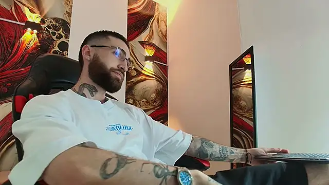 Luke davis01 online show from October 11, 2025, 12:50 pm