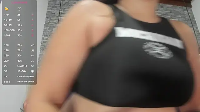 Sophia Brunett online show from October 17, 2025, 12:18 pm