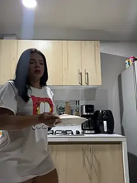 Snapshot of HannahFiore chatting on February 13, 2025, 10:23 am HannahFiore online show from February 13, 2025, 10:23 am