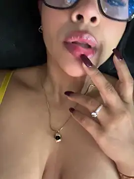 Snapshot of HannahFiore chatting on February 21, 2025, 10:15 pm HannahFiore online show from February 21, 2025, 10:15 pm