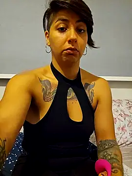 MaiPandora online show from December 19, 2025, 4:49 am