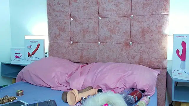 Skye Moore online show from October 13, 2025, 11:45 am