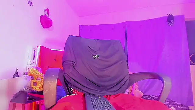 Snapshot of val_princes chatting on December 19, 2025, 11:23 am val princes online show from December 19, 2025, 11:23 am