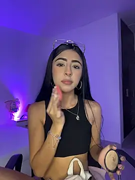 Mirandaa Rogers online show from July 10, 2026, 7:03 pm
