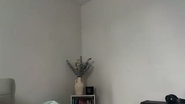 skyejde online show from February 16, 2026, 2:27 pm