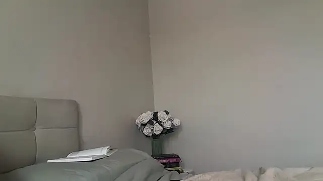 skyejde online show from November 15, 2025, 9:24 am