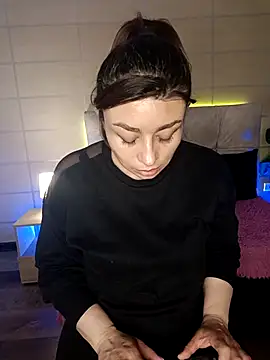  michonne  online show from November 28, 2025, 9:04 pm