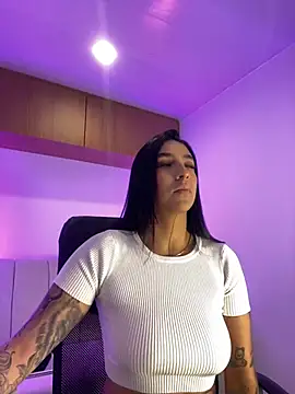 naiara angels online show from February 25, 2025, 6:58 am