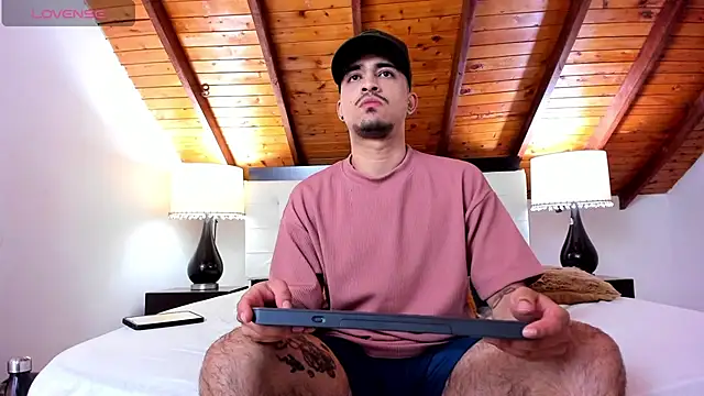 Sebastian Berne online show from September 12, 2025, 7:35 pm