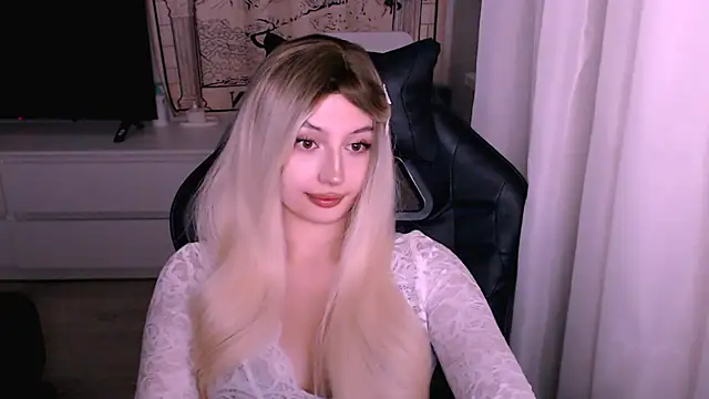 beauty blonde online show from December 1, 2025, 12:11 am