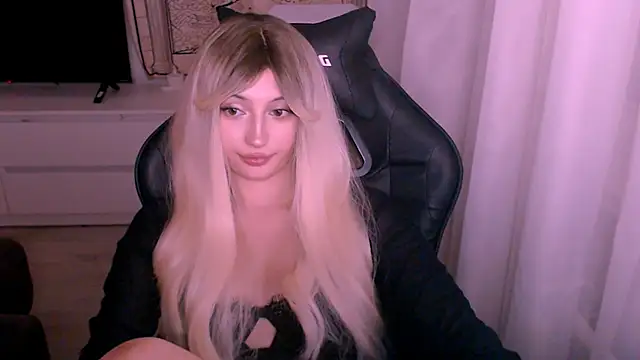 beauty blonde online show from December 17, 2025, 2:00 pm