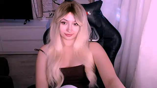 beauty blonde online show from December 5, 2025, 3:16 am