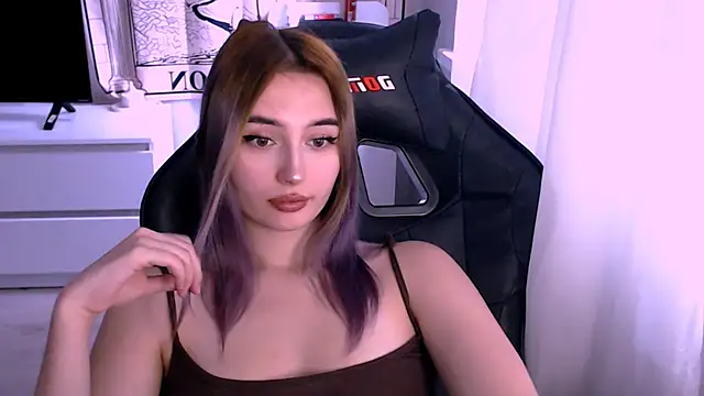 beauty blonde online show from October 8, 2025, 5:53 am