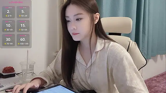 Qvo-Q online show from March 5, 2025, 1:50 pm