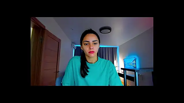 EmiliaZen online show from October 6, 2025, 12:28 pm