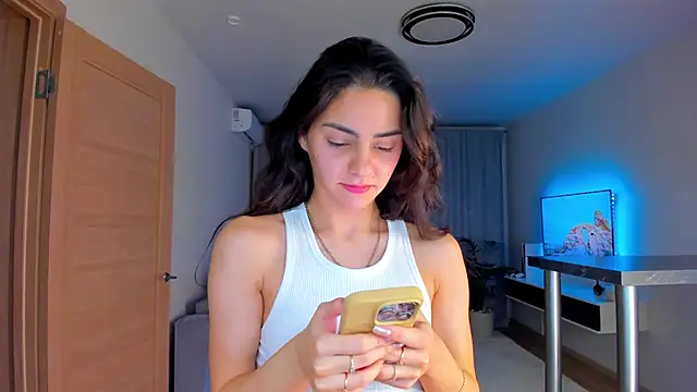 EmiliaZen online show from November 21, 2025, 5:56 pm