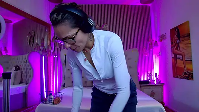 Snapshot of PlayfulShow chatting on March 12, 2026, 11:47 am PlayfulShow online show from March 12, 2026, 11:47 am