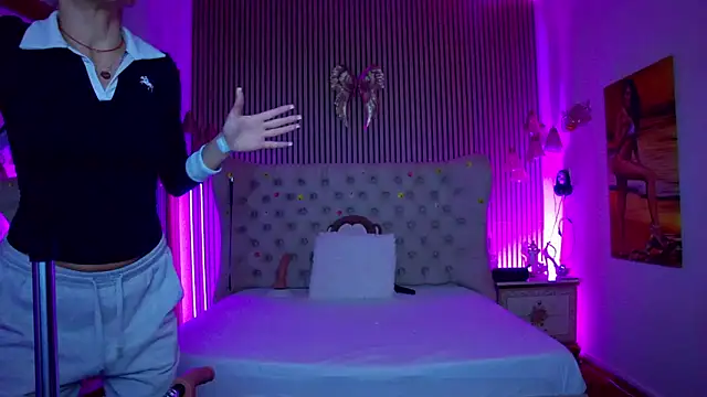 Snapshot of PlayfulShow chatting on March 8, 2026, 12:52 pm PlayfulShow online show from March 8, 2026, 12:52 pm