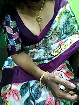 niiveditha online show from September 13, 2025, 3:12 pm