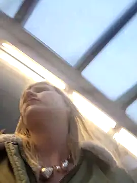 Sexybiene969 online show from October 6, 2025, 4:19 pm