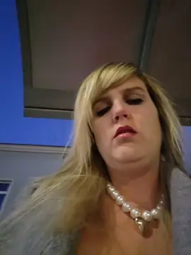 Sexybiene969 online show from November 7, 2025, 4:00 pm