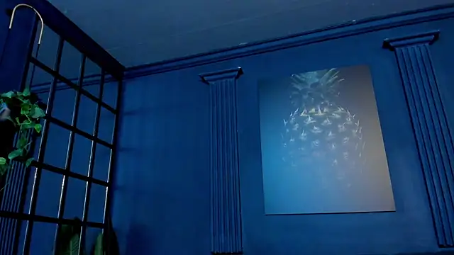 scarlet edwars online show from October 19, 2025, 12:19 pm