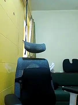 Snapshot of crazyfreaking chatting on March 18, 2026, 5:43 am crazyfreaking online show from March 18, 2026, 5:43 am