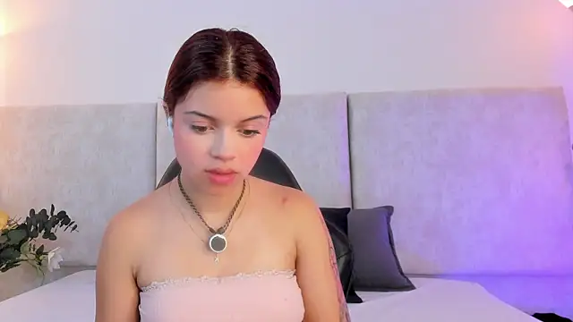 Giselle Lauren online show from December 18, 2025, 8:56 pm