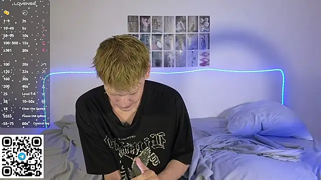 Snapshot of Julian_wins chatting on February 21, 2026, 12:34 am Julian wins online show from February 21, 2026, 12:34 am