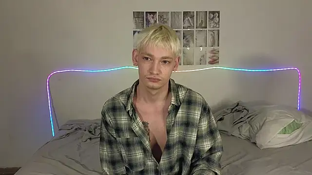 Snapshot of Julian_wins chatting on March 21, 2026, 1:48 pm Julian wins online show from March 21, 2026, 1:48 pm