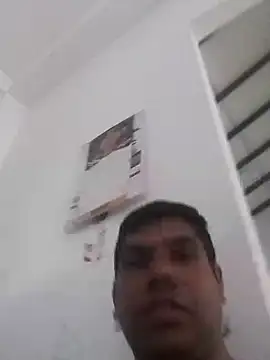 chutiaunty online show from May 19, 2026, 4:08 am