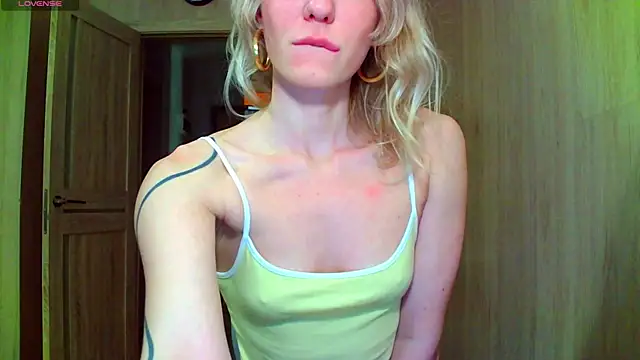 Caramel piegirl online show from June 15, 2026, 9:25 pm