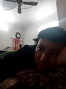 innocentboy1987 online show from March 3, 2025, 5:05 am