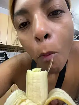 nicollesofia2 online show from February 7, 2026, 5:10 pm