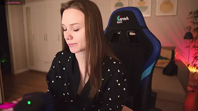 Snapshot of alexa_feels_ chatting on February 27, 2026, 4:18 pm alexa feels online show from February 27, 2026, 4:18 pm